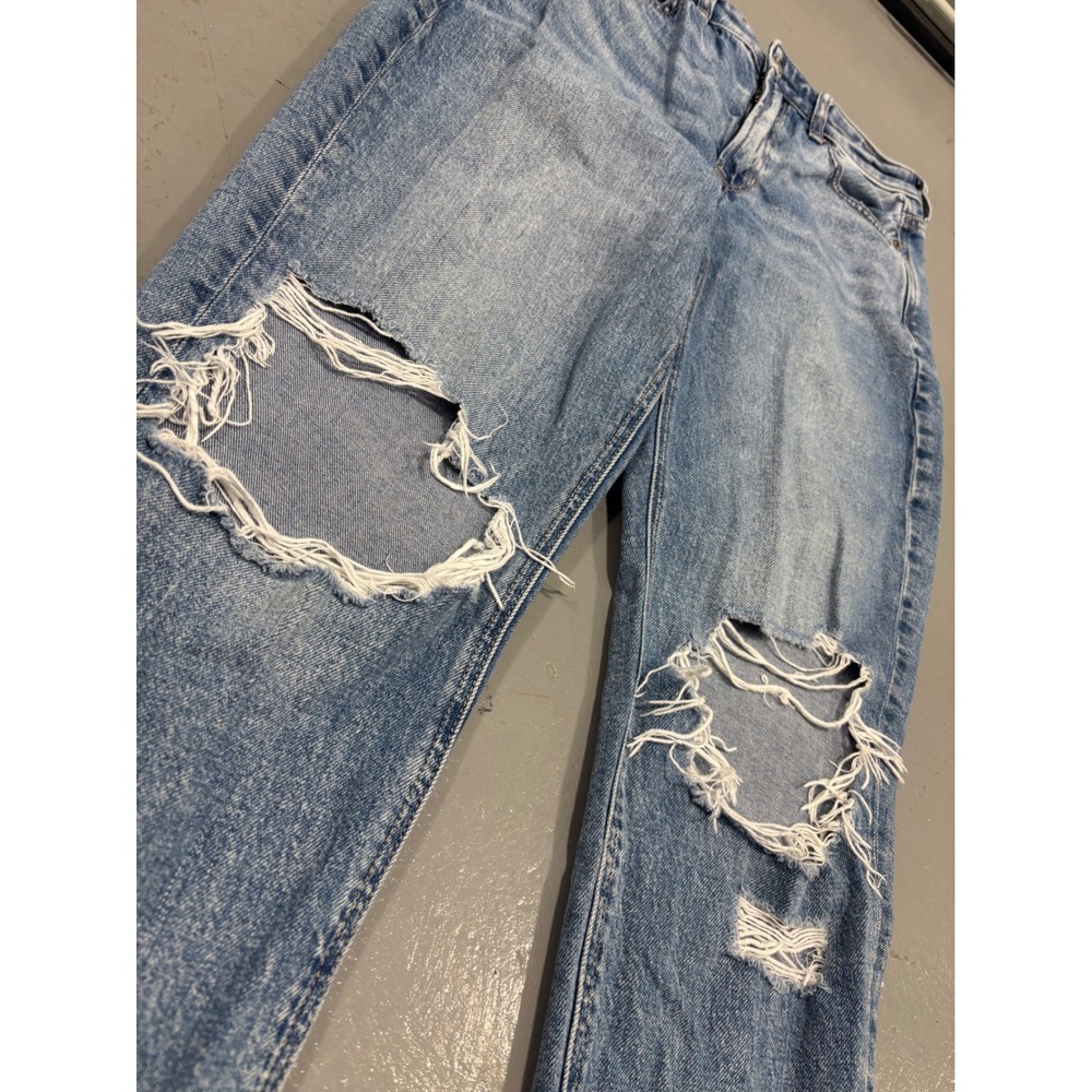 American Eagle Strigid Mom Jeans Womens 4 Short Distressed Blue High Rise‎ Denim - Picture 2 of 8